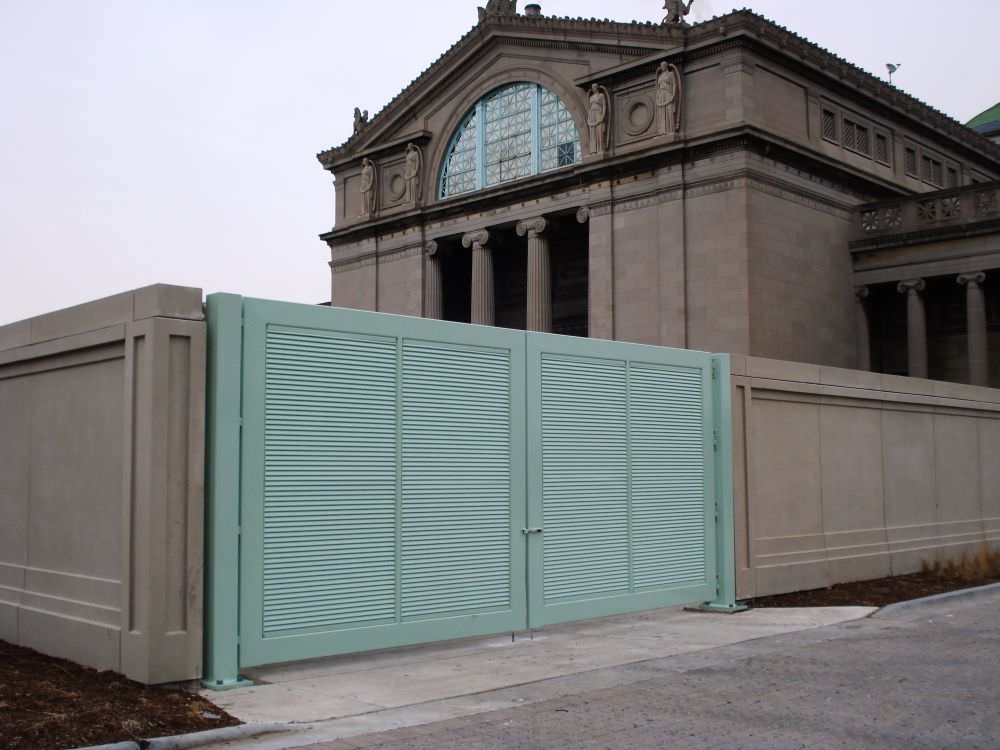 DOUBLE SWING GATE SHADOW 100 DESIGN GALVANIZED AND POWDER COATED AT MUSEUM OF SCIENCE AND INDUSTRIES IN CHICAGO, IL. 02774_1